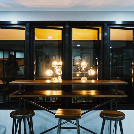 Baan Noppadol Aparthotel Bangkok Bagian luar foto