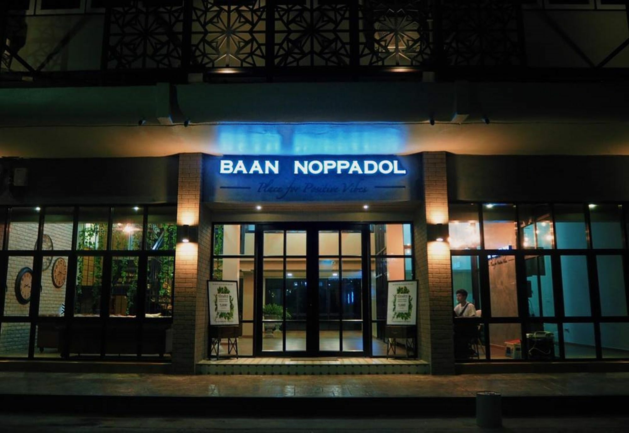 Baan Noppadol Aparthotel Bangkok Bagian luar foto